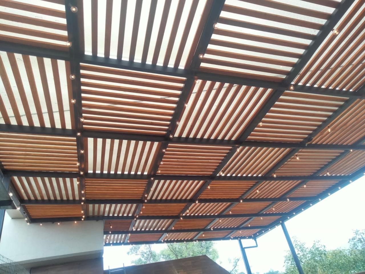 Pérgolas en terraza exterior